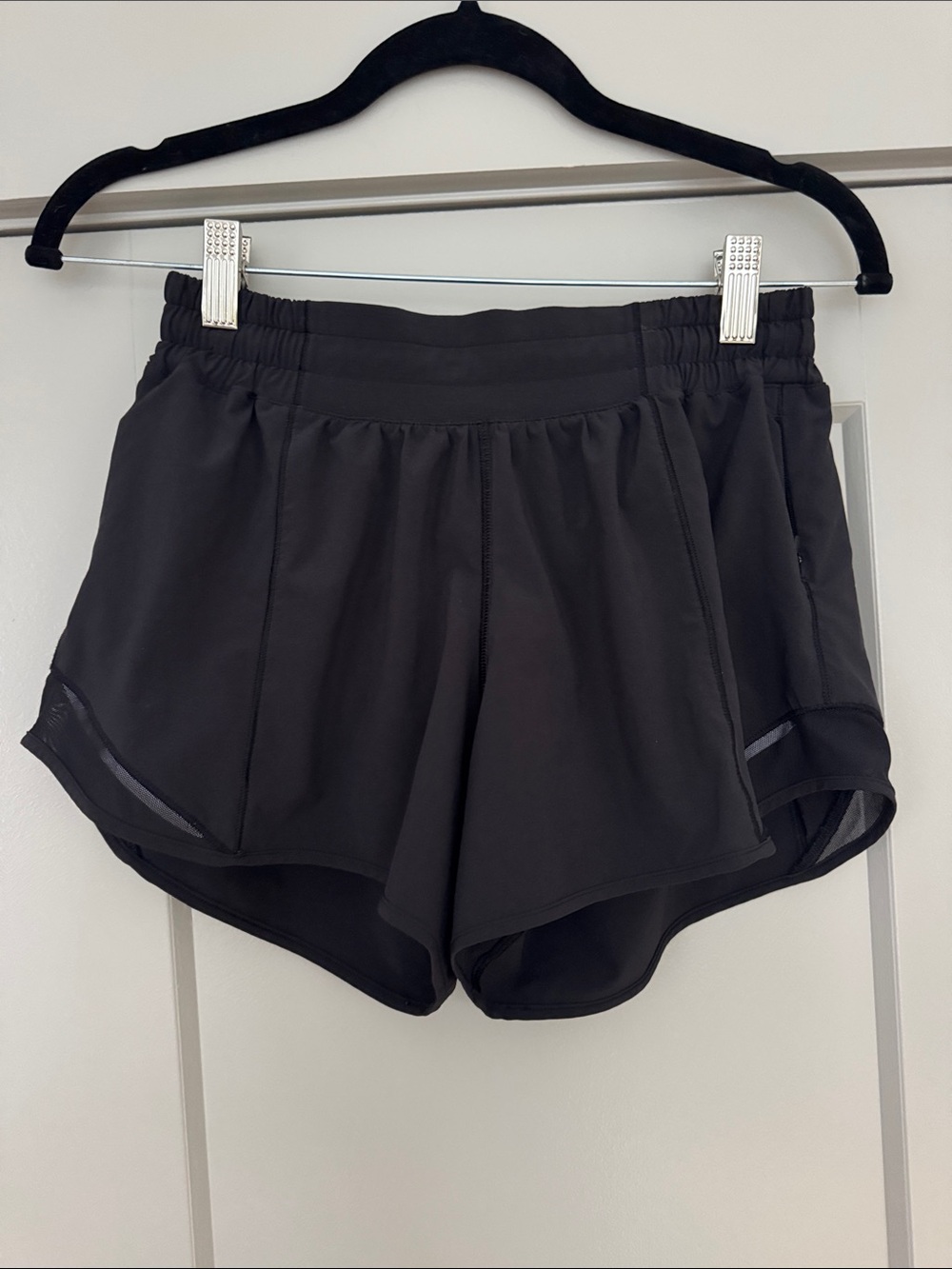 Lululemon Hotty Hot Low-Rise Lined Short 2.5" Black
